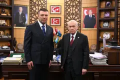 Özgür Bayraktar ve Devlet Bahçeli