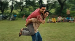 가이완 감독의 신작 ‘홈바운드’가 칸영화제에서 9분간 기립 박수를 받았다