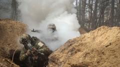 آمادگی سربازان اوکراینی برای مواجه با خطر تسلیحات شیمیایی در یک رزمایش