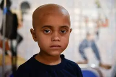 "උණක්වත් නොතිබුණ ළමයට තමයි මෙහෙම වුනේ" ගම්පහට නුදුරින් දිවි ගෙවන වාසනා තම දියණිය පිළිකා රෝගයට ගොදුරු වූ ආකාරය එලෙස බීබීසී සිංහල වෙත විස්තර කළාය.