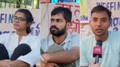 دلّی میں کاکروچ جنتا پارٹی کا احتجاج: جنتر منتر پر 23 روز تک بھوک ہڑتال پر بیٹھنے والے طلبا کون ہیں؟