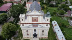 Костел святої Трійці в Олиці 