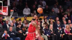 Lebron James bu yıl 21. kez All Star maçında yer alacak. Fotoğraf 18 Şubat 2024'teki organizasyondan