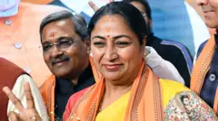 रेखा गुप्ता को दिल्ली भाजपा विधायक दल का नेता चुना गया. वो दिल्ली की चौथी महिला मुख्यमंत्री होंगी.