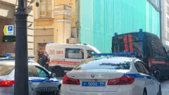 Улица у бизнес центра «Романов двор»