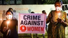 நிர்வாணமாக இழுத்துச் செல்லப்பட்ட பெண்