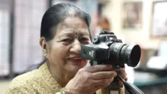 ७० वर्षीया हजुरआमा फोटोग्राफर 