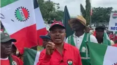 Aworan aarẹ ẹgbẹ osisẹ