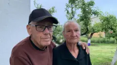 Мирослав и Драгиња Јовановић живе у Партешу, српском селом, јужно од Ибра