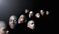 Fuula namaa hirriba keessa jiruu