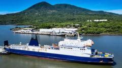 El ferry Blue Wave Harmony en las costas de El Salvador