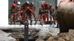 구조대원들은 실종자를 수색하기 위해 스쿠버 다이버, 탐지견, 고압 물 분사기 등을 동원했다