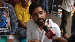जंतर मंतर पर हुए प्रदर्शन में घायल हुआ एक युवा