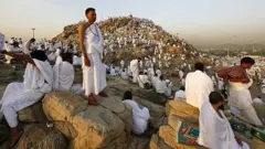 Wasu Musulmai ke nan a kan Dutsen Arfa