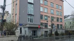 Редакция «Новой газеты» расположена в здании в Потаповском переулке в центре Москвы