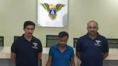 અરવિંદ મહંતો પોલીસ સાથે