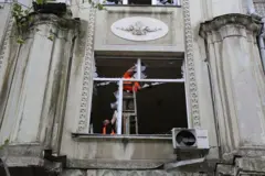 Ventanas rotas en el centro histórico de Odesa.