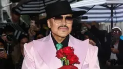 El diseñador de moda estadounidense Willy Chavarria en el Gala Met 2025