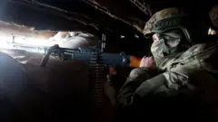 Талаа чептери - траншеялар, бункерлер - коргонуунун негизи, бирок согушта эң маанилүүсү – жоокерлер