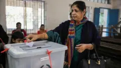 ভোটাররা ভোট কেন্দ্রে আসতে কতটা আগ্রহী  হবেন সেটা একটা বড় প্রশ্ন