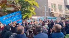 تجمع بازنشستگان فرهنگی «پزشکیان خجالت، فقط یک ده‌هزاری حاصل رتبه‌بندی»