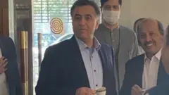 د جمهورهیت پرځېدو سره کابل ته د ای اېس ای د پخوانی مشر د سفر ویډیو او انځور ډېر خپور شو او د افغانانو غوسه یې راوپاروله
