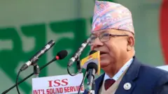 पूर्वप्रधानमन्त्री तथा नेकपा एकीकृत समाजवादीका अध्यक्ष माधवकुमार नेपाल