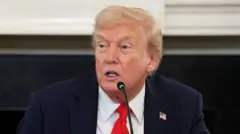 డోెనల్డ్ ట్రంప్ 