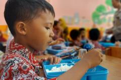 total-5626-kasus-keracunan-akibat-mbg-evaluasi-menyeluruh-atau-alihkan-anggaran-untuk-pendidikan