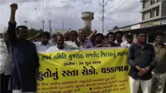 ખેડૂતોનું ચક્કાજામ