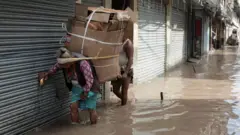 काठमाण्डू उपत्यकाका नदीकिनारका बस्तीमा बाढी