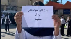 کادر درمان در یاسوج دست به اعتصاب زدند
