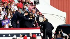 Trump, Pennyslyvania mitingi sırasında suikast girişimine uğradı.