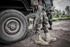 Ifoto yo mu ntara ya Kivu ya Ruguru, aho abo mu mutwe witwaje intwaro wa Nyatura bitegura guherekeza imodoka zitwaye coltan. 