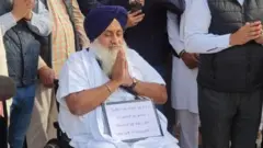 સુખબીરસિંહ બાદલ, અકાલી દળ, ધાર્મિક સજા, શીખ ધર્મ, પંજાબ, સુવર્ણમંદિર, રાજકારણ, બીબીસી ગુજરાતી 