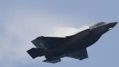 Xiyyaara Ameerikaa F-35