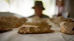 أدوات حجرية قديمة