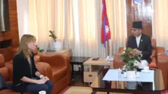 सूचना तथा सञ्चारमन्त्रीसँग भेट्दै स्टारलिङ्ककी निर्देशक रेबेका हन्टर