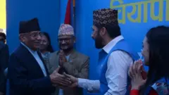 राष्ट्रिय स्वतन्त्र पार्टीका नेताहरू प्रधानमन्त्री प्रचण्डलाई स्वागत गर्दै 