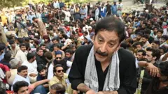 شوکت نواز میر