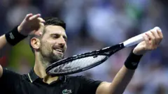 Đoković imitira sviranje violine posle svake pobede