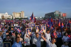 Người dân Campuchia  tham gia cuộc tuần hành do nhà nước tổ chức tại Phnom Penh vào ngày 18/6/2025
