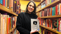 BBC u šetnji bibliotekom sa Sarom Arsenović: Knjigama osvaja internet