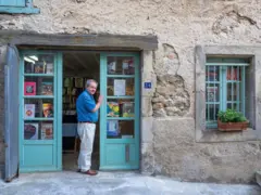 Montolieu, desa buku, toko buku