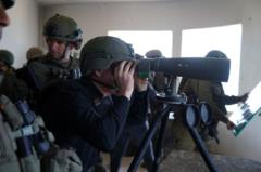 وزير الدفاع الإسرائيلي يوآف غالانت يزور القوات المشاركة في قطاع غزة 