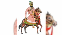 ঘোড়ার পিঠে চড়া হিমুর ছবি