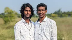 ‘தன்பாலினம் குறித்து பள்ளிப் பாடத்தில் சேர்க்க வேண்டும்’ – தன்பாலின தம்பதியின் வேண்டுகோள்