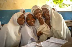 Daliban makaranta a Zanzibar