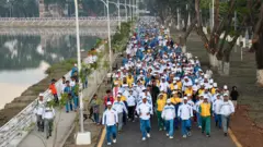 စစ်ကောင်စီ စစ်ကိုင်းဝန်ကြီးချုပ်ပါဝင်တဲ့ လမ်းလျှောက်ပွဲ တိုက်ခိုက်ခံရ