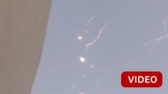 கத்தாரில் பதிவான இரான் தாக்குதல் காட்சி